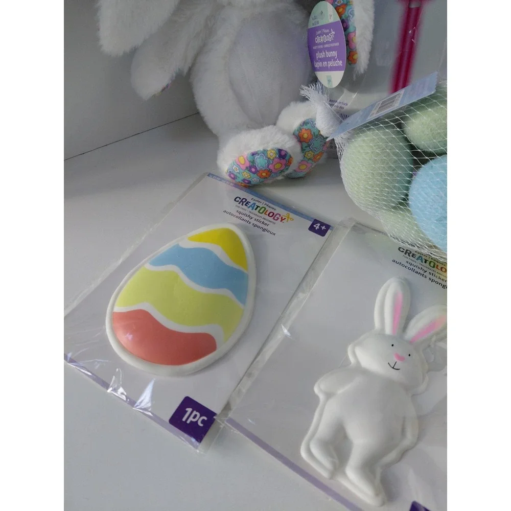 LOT of Easter Gifts Bunny Basket Eggs‎ Party Favors NEW 14 pieces